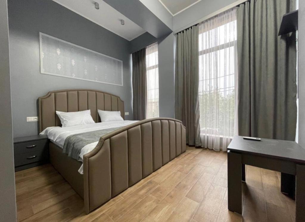 Days Hotel 예레반 외부 사진