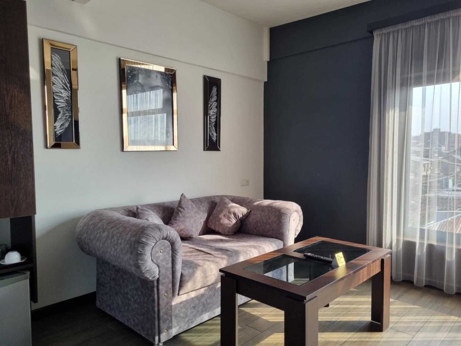 Days Hotel 예레반 외부 사진
