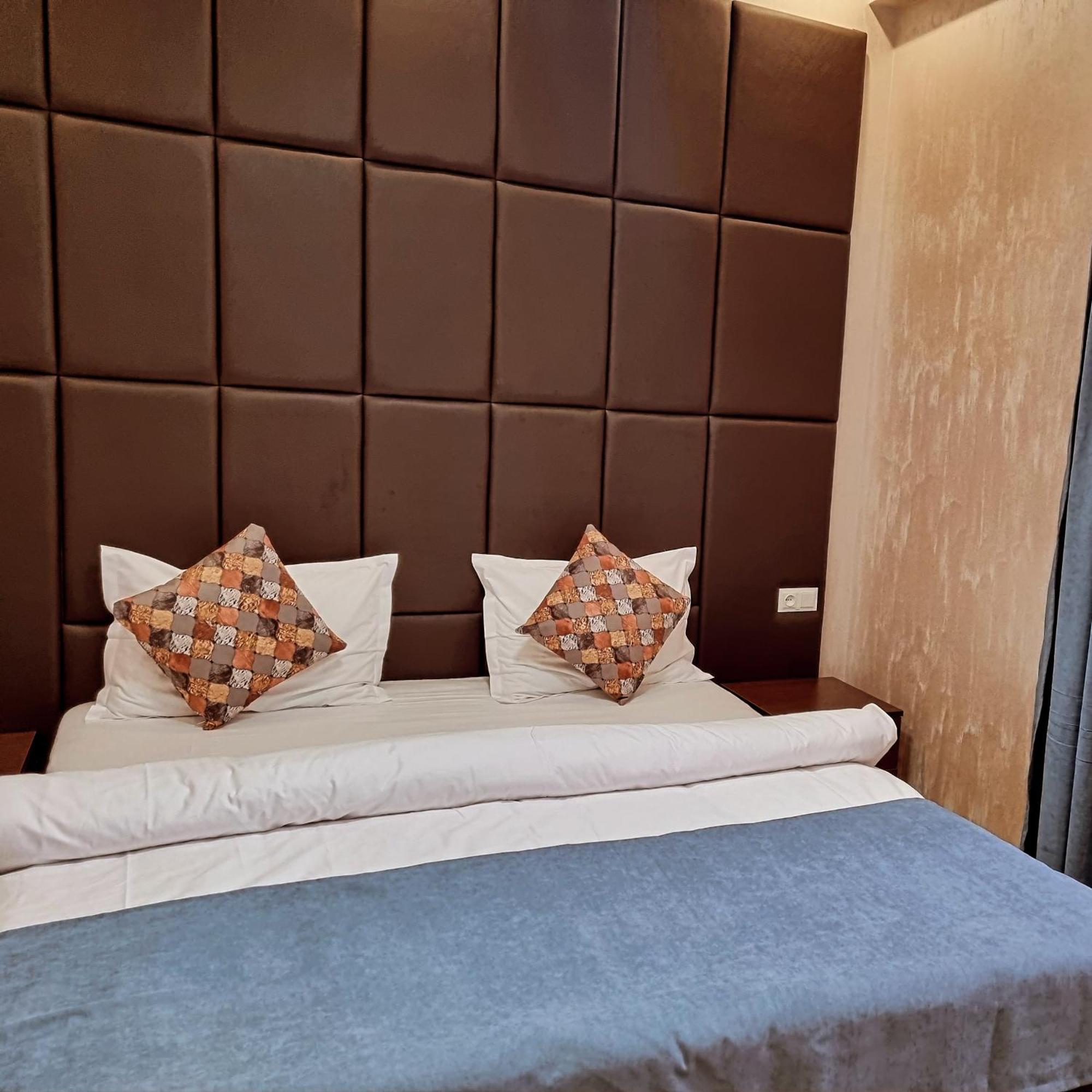 Days Hotel 예레반 외부 사진
