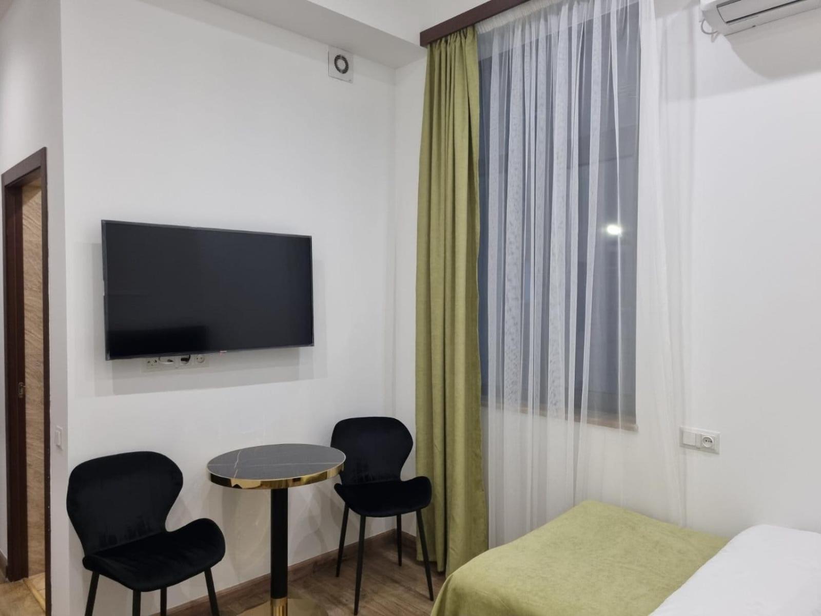 Days Hotel 예레반 외부 사진